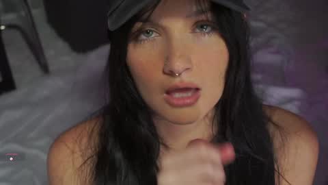 finleyfae online show from September 23, 5:05 pm