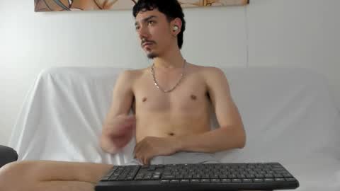 Snapshot of finn_jackson chatting on March 21, 7:17 pm finn_jackson online show from March 21, 7:17 pm