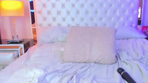 finnky1 online show from December 31, 9:42 am