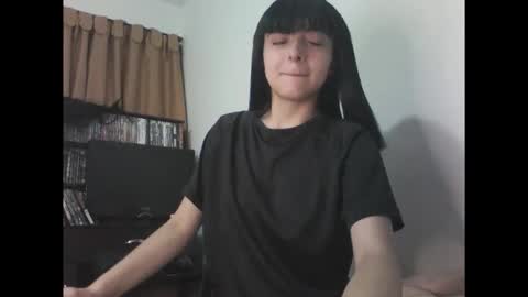 Snapshot of finnky1 chatting on April 19, 1:05 am finnky1 online show from April 19, 1:05 am