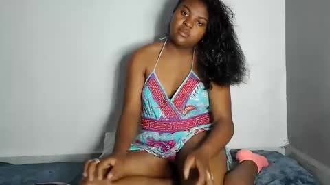Snapshot of fiona_00 chatting on June 3, 6:05 am fiona_00 online show from June 3, 6:05 am