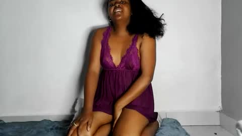 Snapshot of fiona_00 chatting on June 7, 2:59 am fiona_00 online show from June 7, 2:59 am