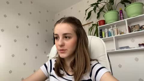 Snapshot of fionapiccard chatting on November 20, 9:31 am Keite wanna play Meow online show from November 20, 9:31 am