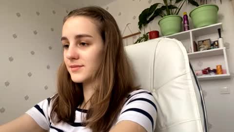 Snapshot of fionapiccard chatting on December 1, 8:08 am Keite wanna play Meow online show from December 1, 8:08 am