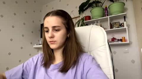 Snapshot of fionapiccard chatting on December 2, 8:08 am Keite wanna play Meow online show from December 2, 8:08 am