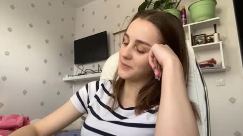 Snapshot of fionapiccard chatting on December 15, 10:08 am Keite wanna play Meow online show from December 15, 10:08 am