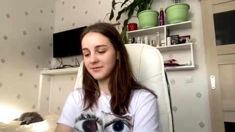 Keite wanna play  Meow online show from February 10, 11:25 am