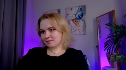 Snapshot of fionaxrider chatting on March 23, 9:52 pm Fiona online show from March 23, 9:52 pm