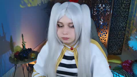 fiora online show from December 15, 9:45 am
