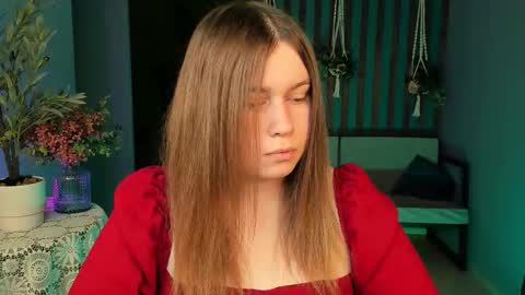 Snapshot of fioramarmoris chatting on September 26, 7:01 am fiora online show from September 26, 7:01 am