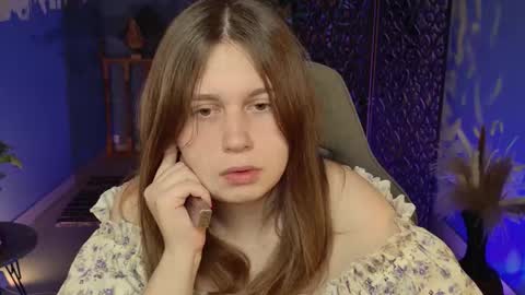 Snapshot of fioramarmoris chatting on October 4, 6:33 am fiora online show from October 4, 6:33 am