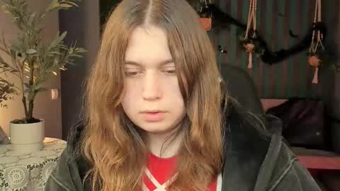 Snapshot of fioramarmoris chatting on October 25, 6:32 am fiora online show from October 25, 6:32 am