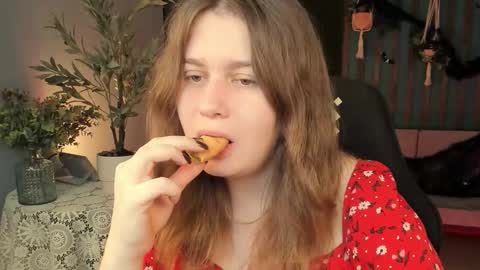 Snapshot of fioramarmoris chatting on October 26, 5:13 am fiora online show from October 26, 5:13 am