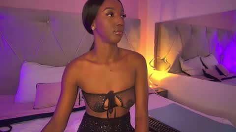 Snapshot of fiorelalenin chatting on October 10, 6:51 pm Fiorela Lenin online show from October 10, 6:51 pm