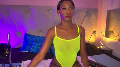 Snapshot of fiorelalenin chatting on October 17, 4:09 pm Fiorela Lenin online show from October 17, 4:09 pm