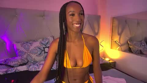 Snapshot of fiorelalenin chatting on November 18, 6:45 pm Fiorela Lenin online show from November 18, 6:45 pm