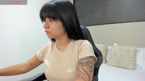 F I O R E L L A  online show from November 18, 2:50 am