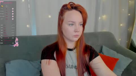 Snapshot of fire_emily chatting on April 6, 1:14 am fire_emily online show from April 6, 1:14 am