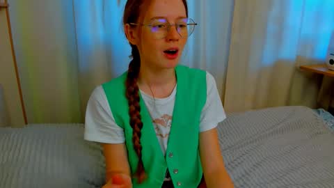 fire_luna online show from November 14, 5:39 am