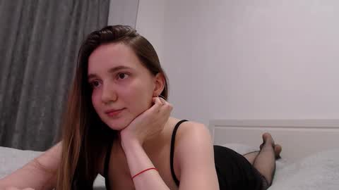 fireflies_fly_ online show from February 6, 7:39 pm