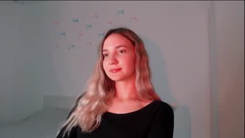 fireflies_fly_ online show from July 20, 7:49 pm
