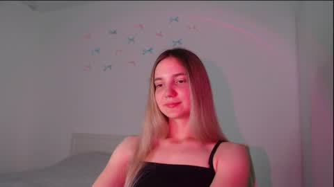 fireflies_fly_ online show from July 25, 8:28 pm