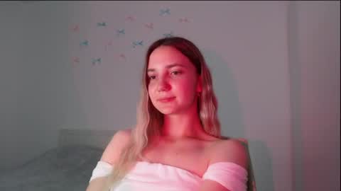 fireflies_fly_ online show from July 30, 8:08 pm