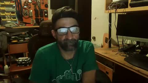 Snapshot of fishermanjack0101 chatting on December 30, 3:25 am fishermanjack0101 online show from December 30, 3:25 am