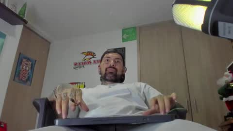 fisherrman666 online show from December 17, 2:17 am