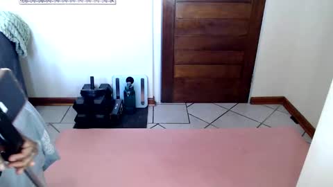 Snapshot of fitblair66_ chatting on March 7, 9:06 am fitblair66_ online show from March 7, 9:06 am