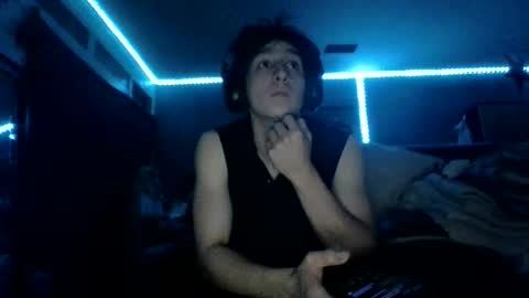 fitboi321 online show from April 3, 7:17 am