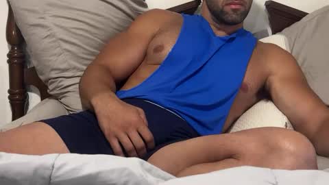 fitcurvyman4fun_69 online show from June 2, 12:01 am