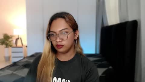 Snapshot of fitfemme_anna chatting on March 5, 6:09 am fitfemme_anna online show from March 5, 6:09 am