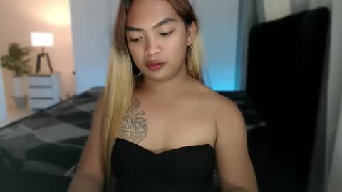 Snapshot of fitfemme_anna chatting on March 10, 6:07 am fitfemme_anna online show from March 10, 6:07 am