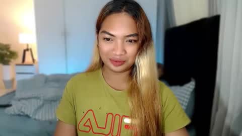 Snapshot of fitfemme_anna chatting on March 15, 5:46 am fitfemme_anna online show from March 15, 5:46 am