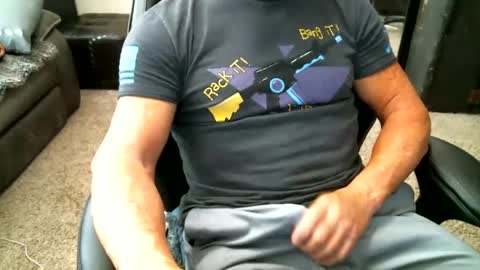 Snapshot of fitguy40 chatting on October 2, 4:36 pm fitguy40 online show from October 2, 4:36 pm