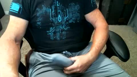 Snapshot of fitguy40 chatting on December 2, 9:21 pm fitguy40 online show from December 2, 9:21 pm