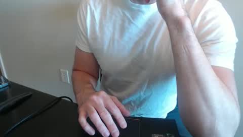 fithubby80 online show from November 5, 3:23 pm