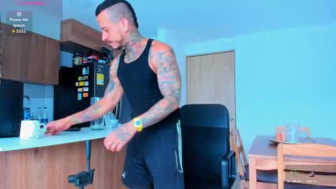 Elias Valencia online show from October 11, 1:42 pm