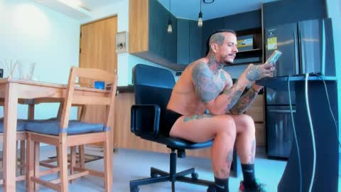 Snapshot of fitnolan chatting on April 3, 5:00 pm Elias Valencia online show from April 3, 5:00 pm