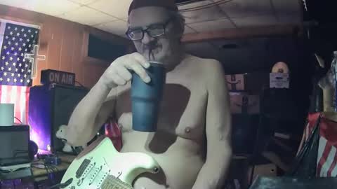 flamingfartguy online show from January 1, 7:41 am