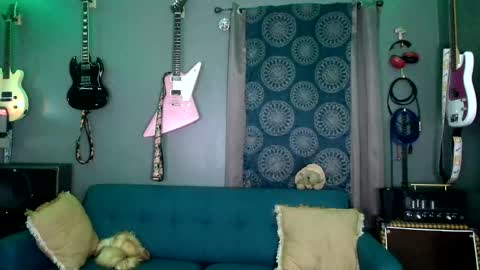 Flannel Dong online show from November 29, 2:25 am