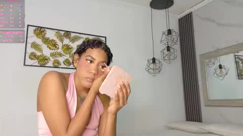 Flavia online show from December 15, 7:07 pm