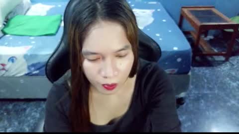 Snapshot of flawlesskindtrans007 chatting on May 28, 7:05 am Jeepty online show from May 28, 7:05 am