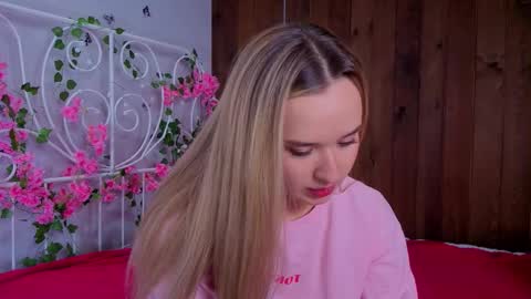 Snapshot of fletahargenrader chatting on November 15, 8:22 am Amina online show from November 15, 8:22 am