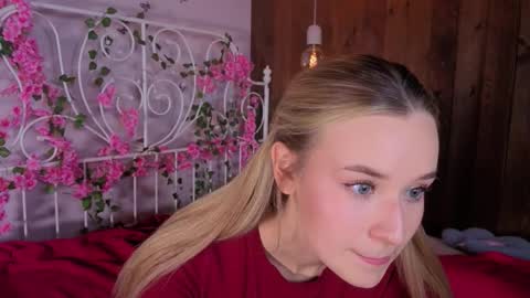 Snapshot of fletahargenrader chatting on November 25, 12:16 pm Amina online show from November 25, 12:16 pm