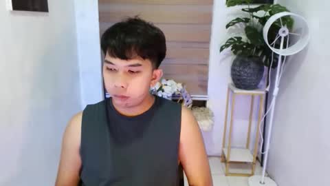 Snapshot of fletcher_dior23 chatting on November 21, 12:48 pm fletcher_dior23 online show from November 21, 12:48 pm