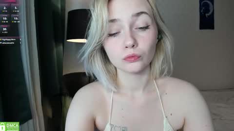 Snapshot of fleurdelisa chatting on March 21, 4:50 am Lisa online show from March 21, 4:50 am