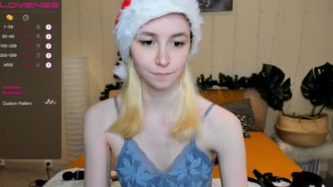 FlexiMona online show from December 13, 12:39 pm