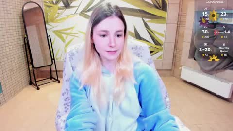 Snapshot of fleximona chatting on April 18, 9:35 am FlexiMona online show from April 18, 9:35 am